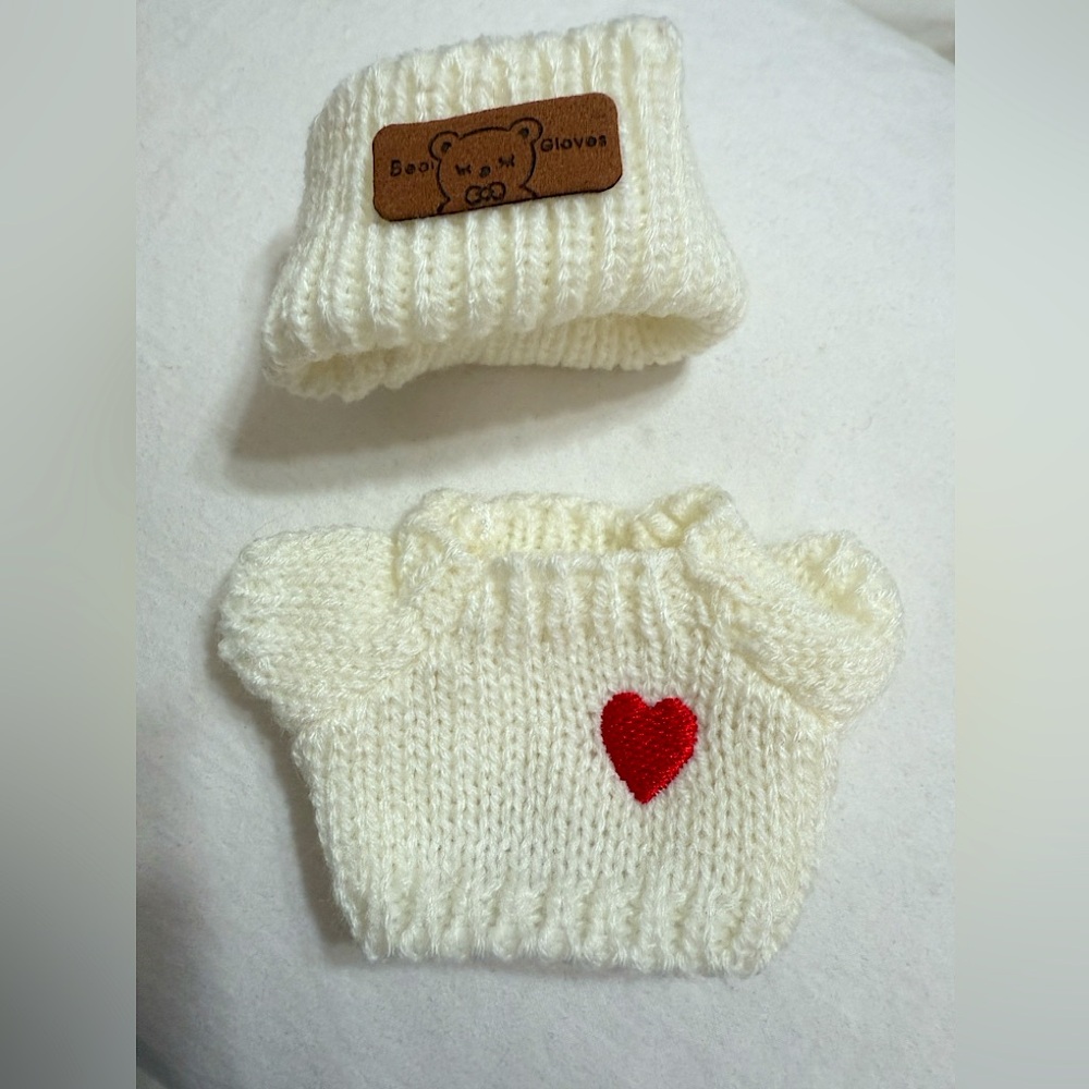 White/cream  Labubu beanie and sweater!!